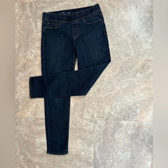 👖 Levi’s Totally Shaping Pullon Jeans. Straight legs. Dark Rinse. Size 8 worn 1x - Picture 3 of 8